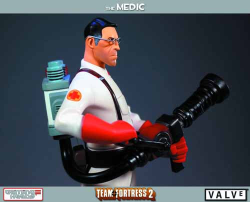 Team Fortress 2 The Medic Statue --0