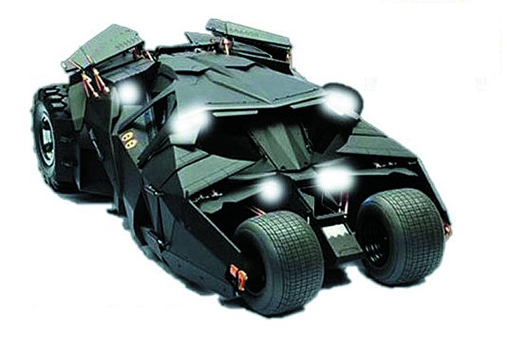 Dark Knight Rises Tumbler Plastic Model Kit -- Batman DC Comics --0