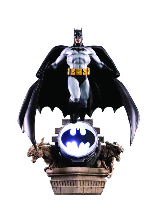 Batman 1/8 Scale Wall Diorama -- Dark Knight DC Comics --0