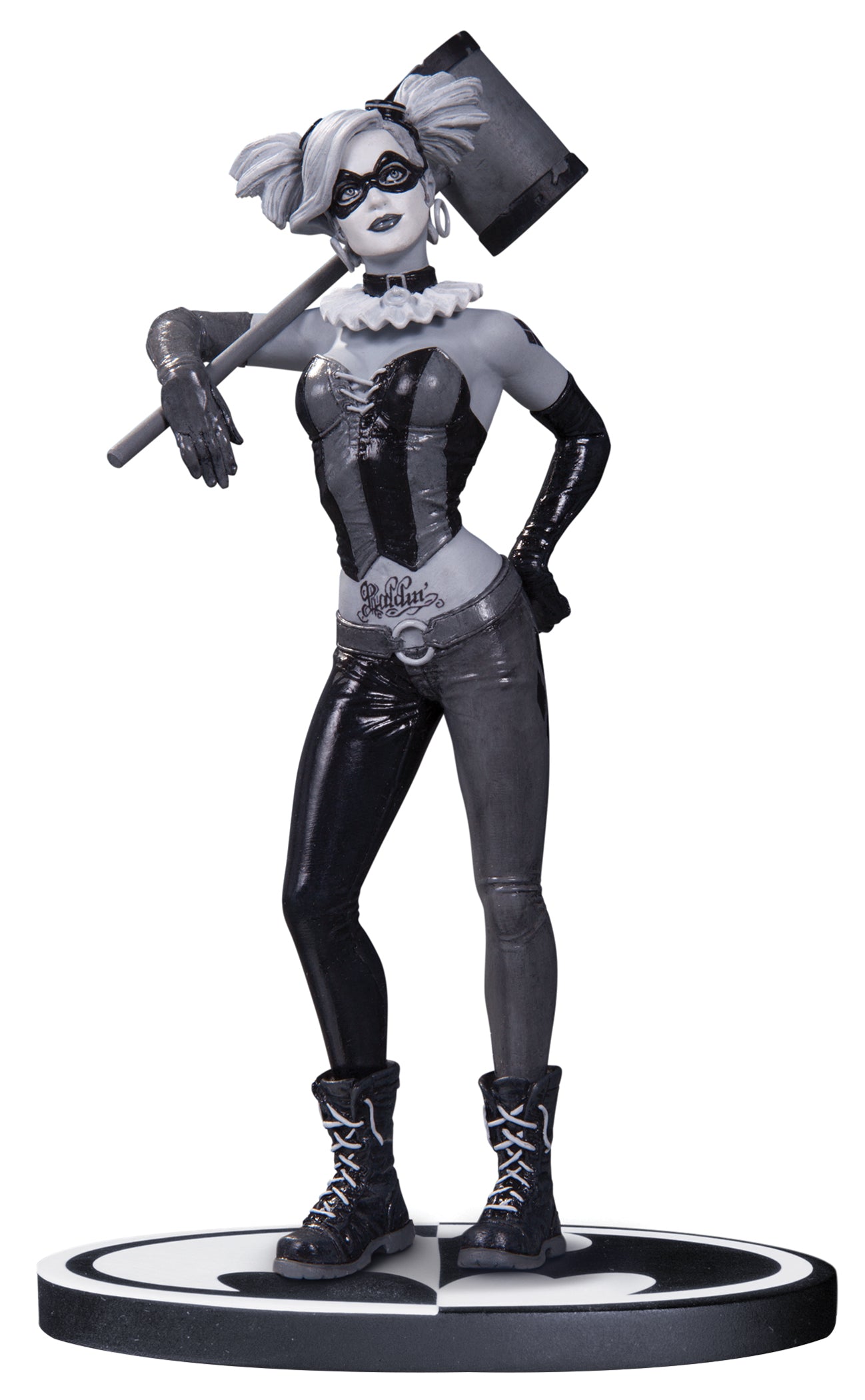 Batman Black & White Harley Quinn Statue By Bermejo -- DC Comics --1