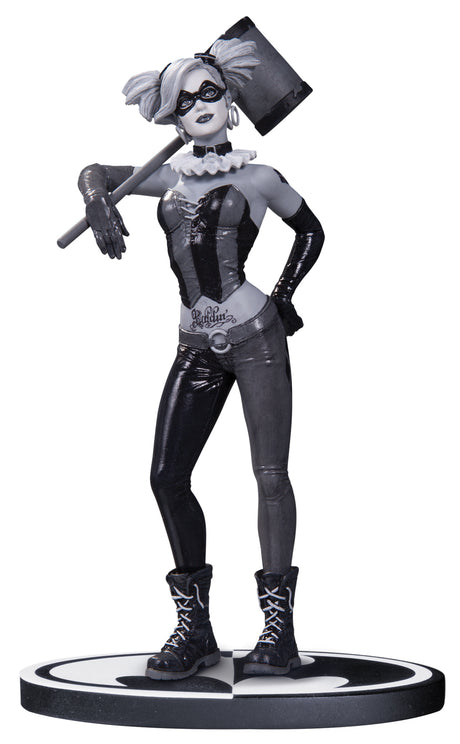 Batman Black & White Harley Quinn Statue By Bermejo -- DC Comics --1
