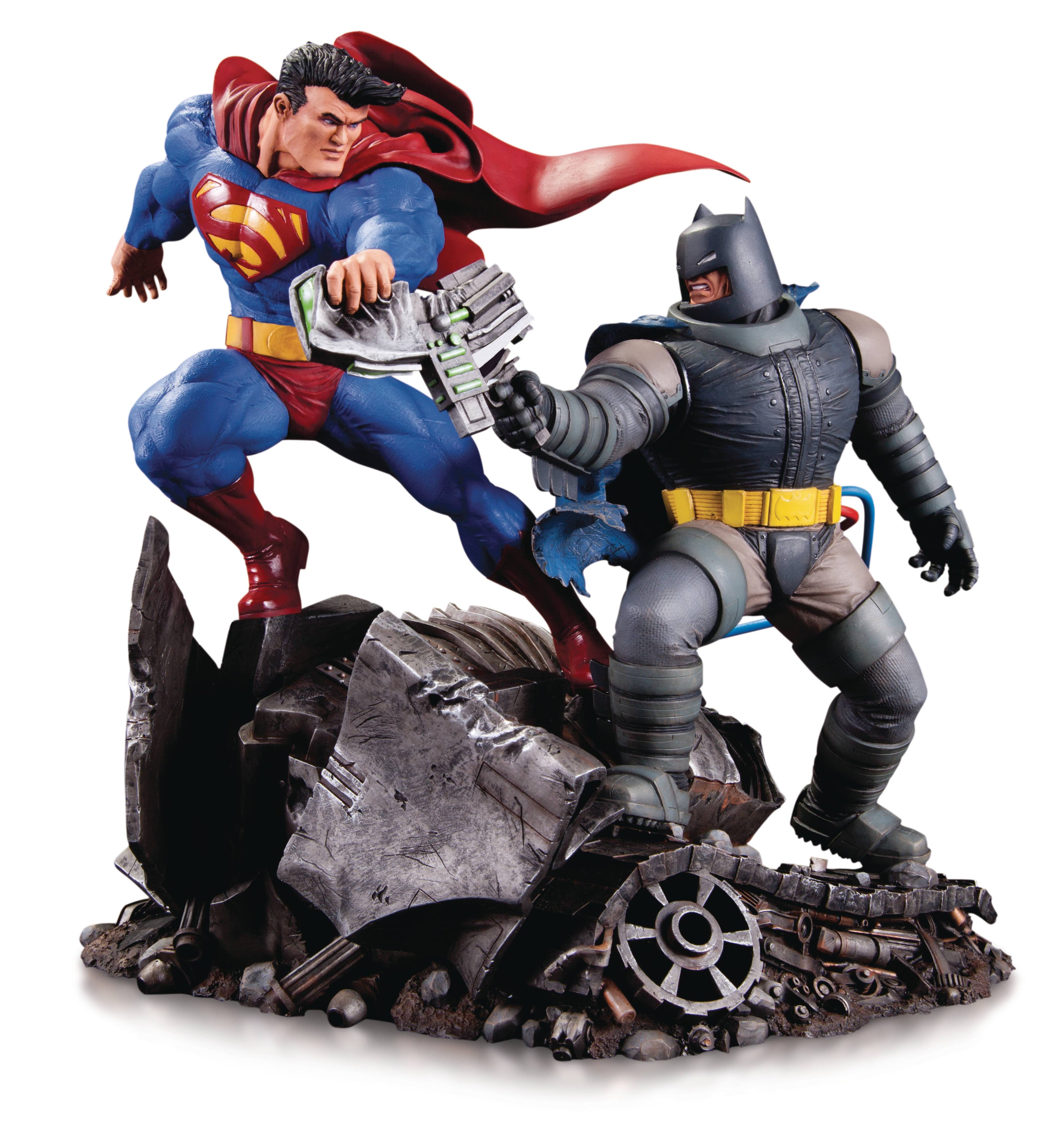 Dark Knight Returns Batman vs Superman Mini Battle Statue Frank Miller --0