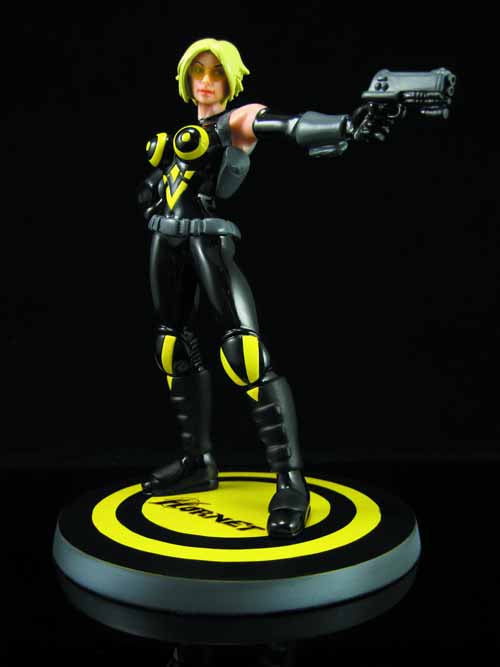 Heroes of the North Hornet Figurine --0