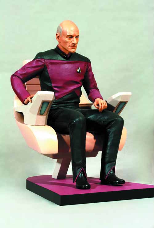 Star Trek Next Gen Captain Picard In Chair 1/6 Statue --0