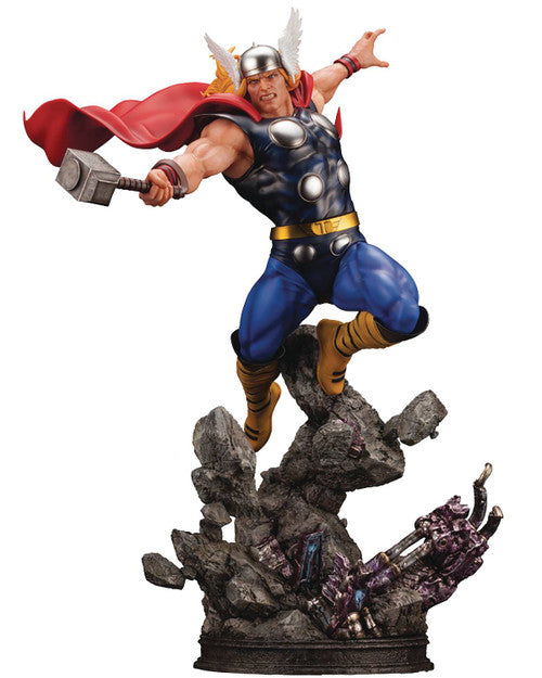 Marvel Universe Avengers Thor Fine Art Statue --0