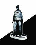 Batman Black & White Statue Mike Mignola Variant --0