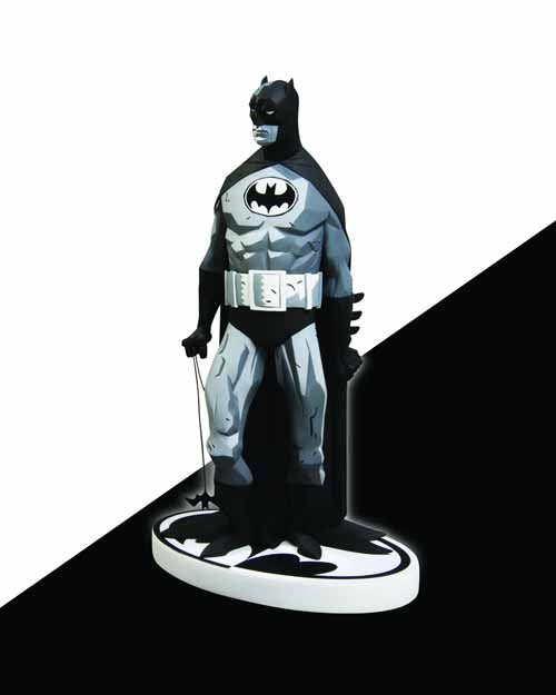 Batman Black & White Statue Mike Mignola Variant --0