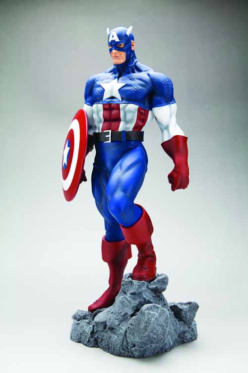 Captain America Classic Avengers Fine Art Statue --0