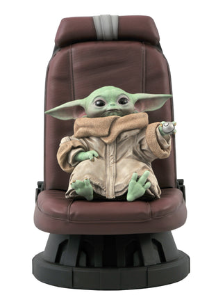 Star Wars The Mandalorian Child In Chair 1/2 Scale Statue --0